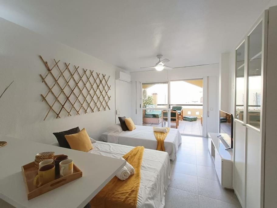 Apto Roquetas con terraza, a 1min de la playa, garaje y piscina Apartment in Roquetas de Mar