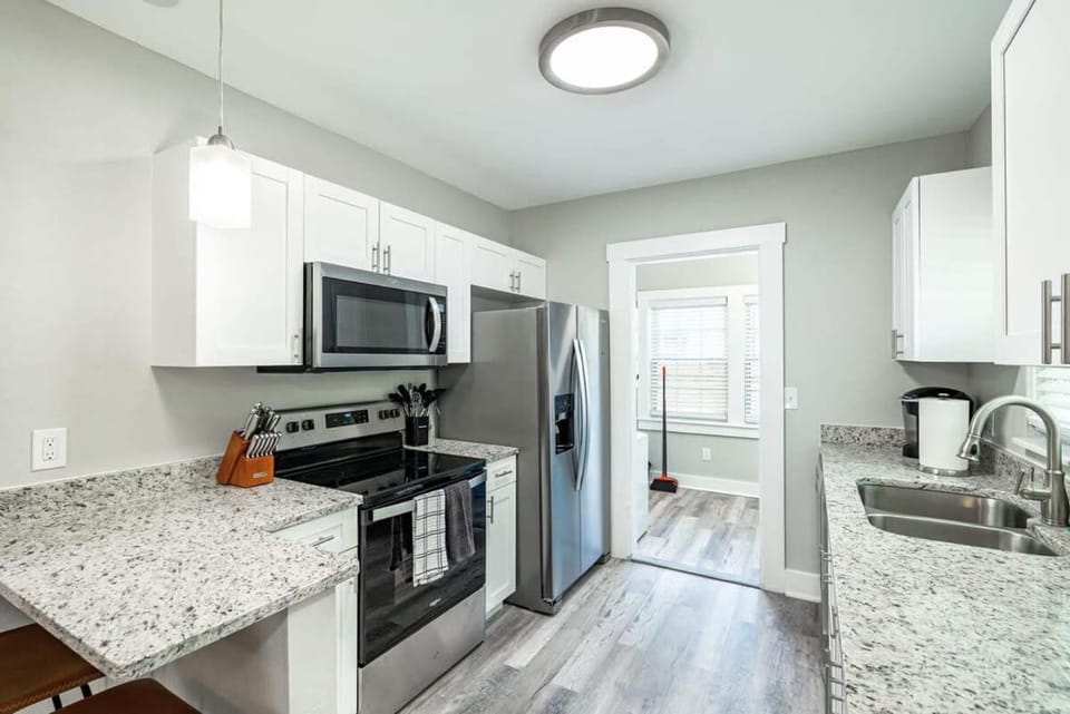 Kitchen or kitchenette, oven, stove