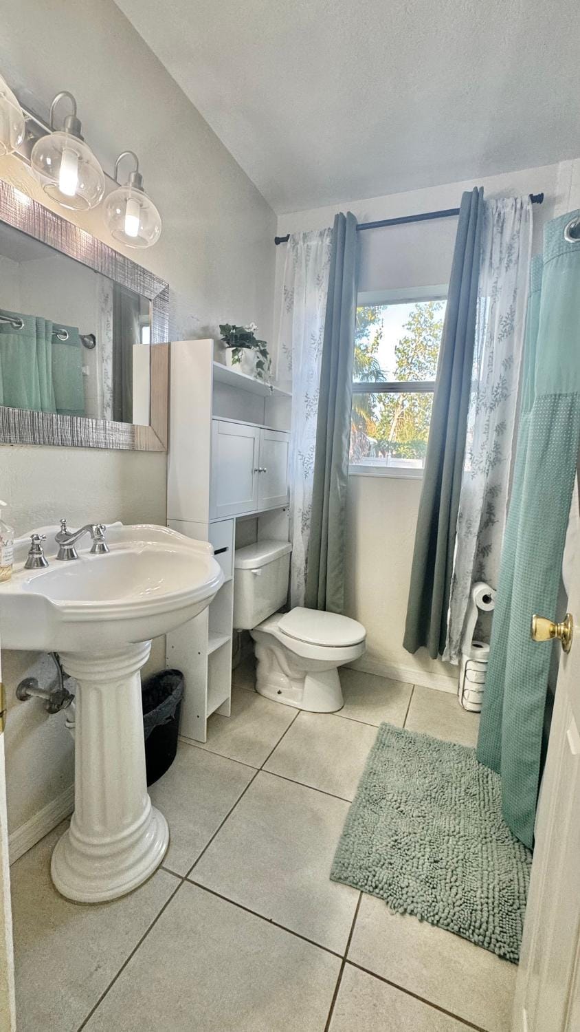 Centrally Located Cozy Home in a Quiet and Peaceful Neighborhood House in Pinellas Park