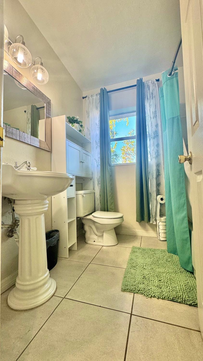 Centrally Located Cozy Home in a Quiet and Peaceful Neighborhood House in Pinellas Park