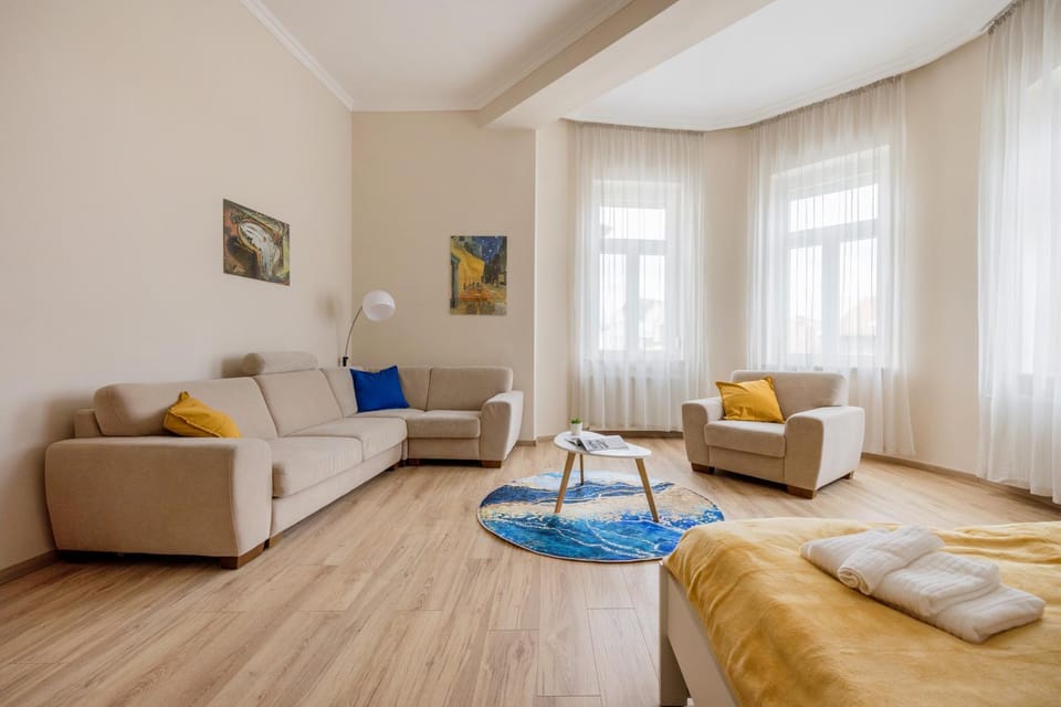 Living room, Seating area