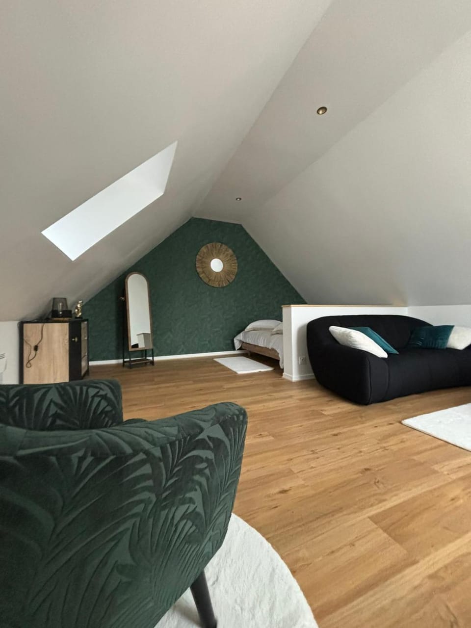 Photo of the whole room