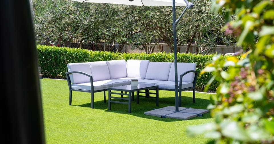 Spring, Day, Garden, Seating area, Garden view