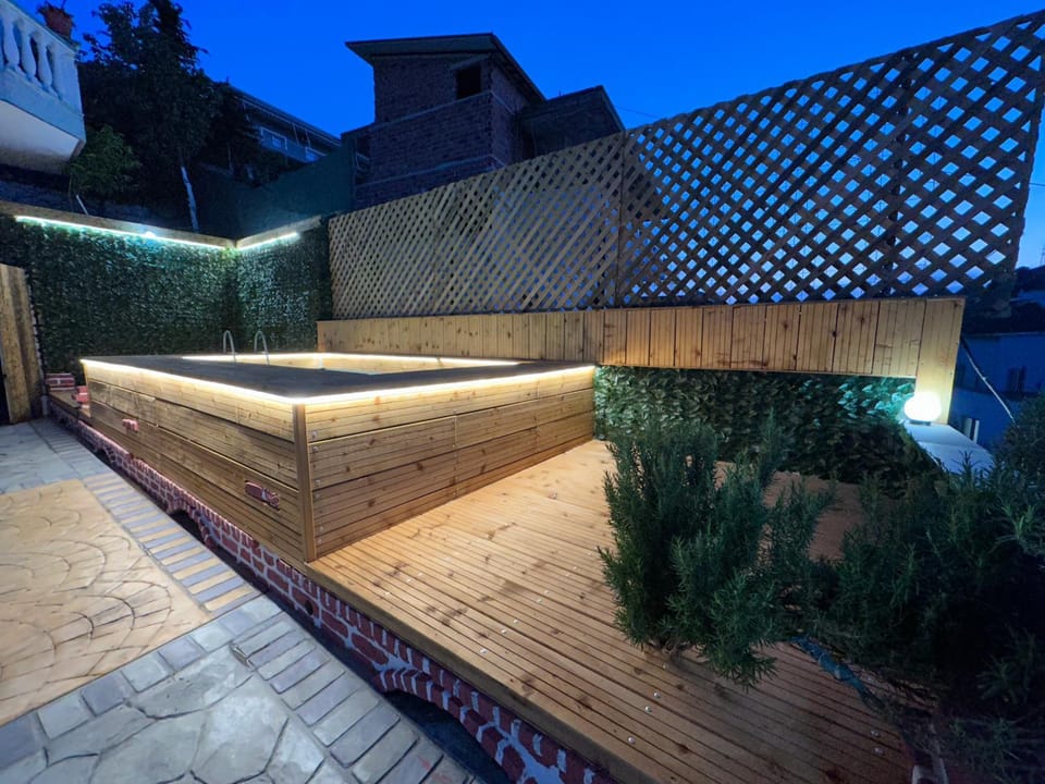 Property building, Night