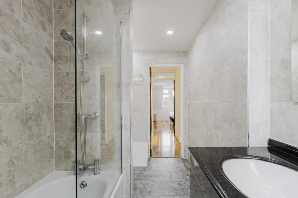Bright 2BD Maisonette - Kennington! Apartment in London Borough of Southwark