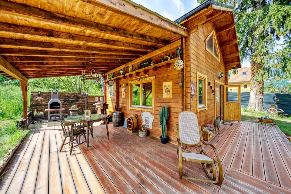 Property building, Patio, Spring, Day, BBQ facilities, BBQ facilities, Garden, View (from property/room), View (from property/room), Balcony/Terrace, Dining area, Garden view, Garden view, Lake view, Lake view, Mountain view, Mountain view, Sunrise