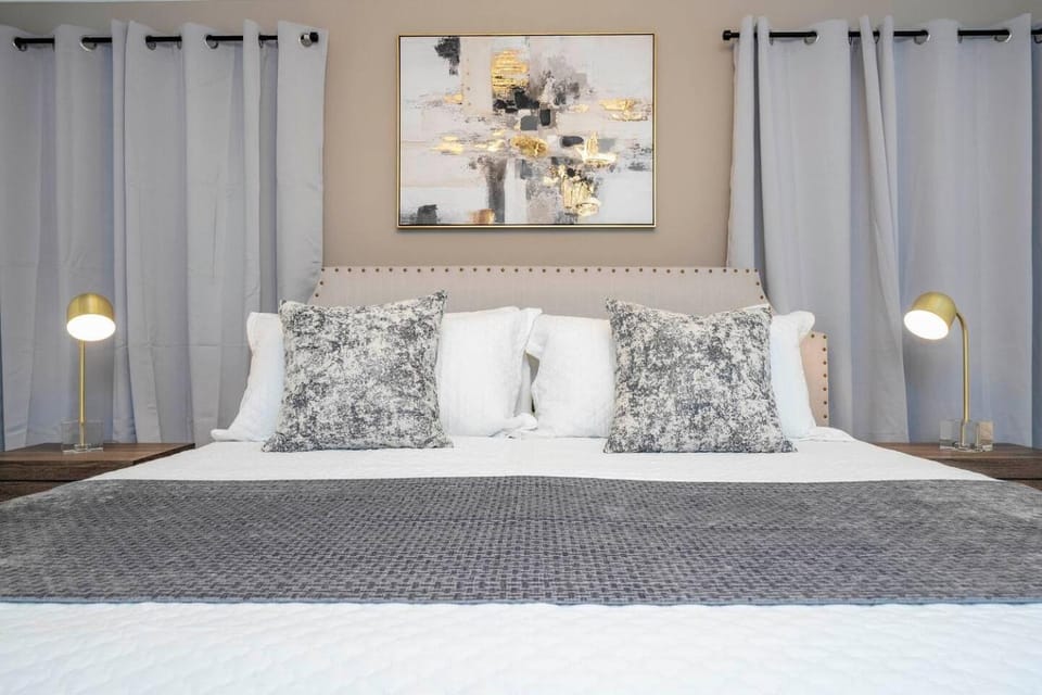 Bed, Photo of the whole room