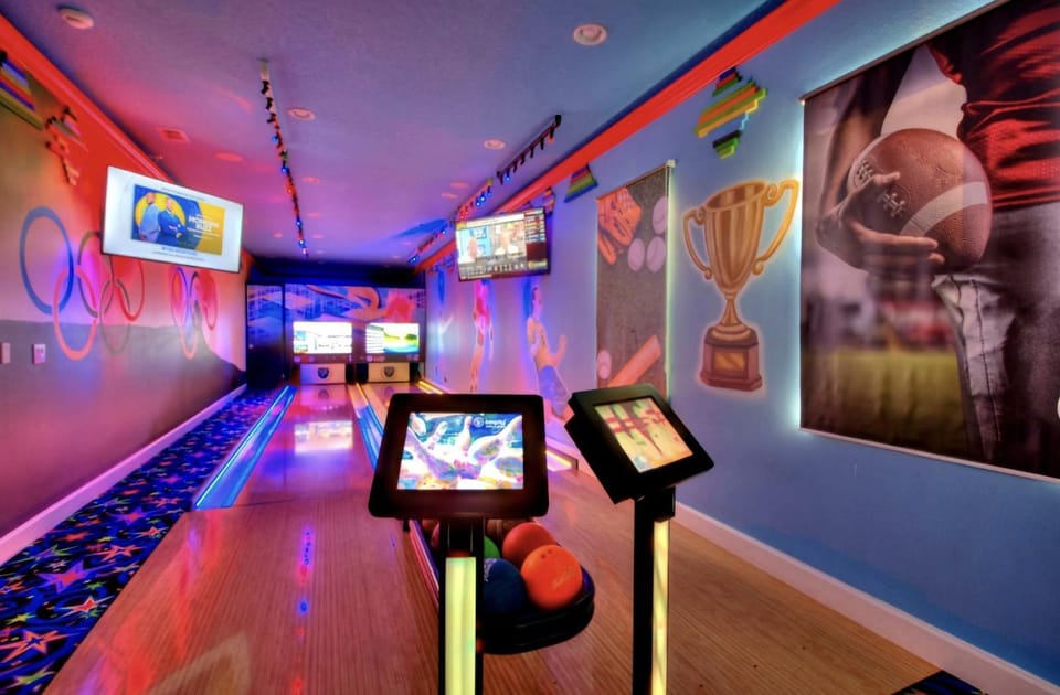 Patio, Activities, Winter, Billiard, Billiard, Bowling, Bowling, Living room, Fitness centre/facilities, Seating area, Aqua park, Diving, Evening entertainment, Bedroom, Pool view, Pool view, Swimming pool, Entertainment, Entertainment, Dinner, bunk bed, Parking, internet, wardrobe, wedding, kitchen
