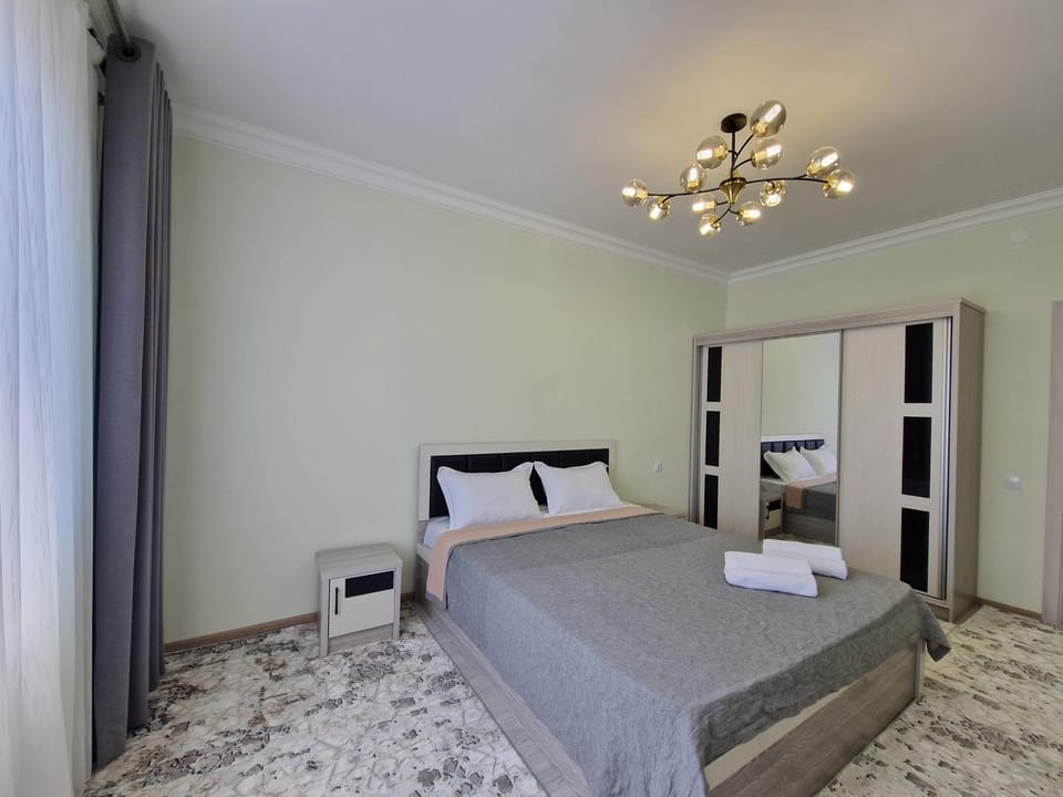 Bed, Photo of the whole room, Bedroom, wardrobe