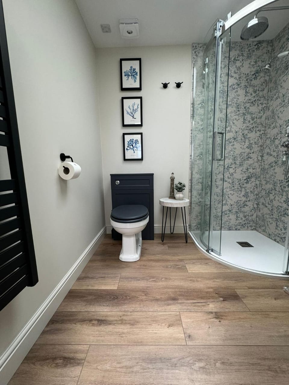 Shower, Toilet, Bathroom, Decorative detail