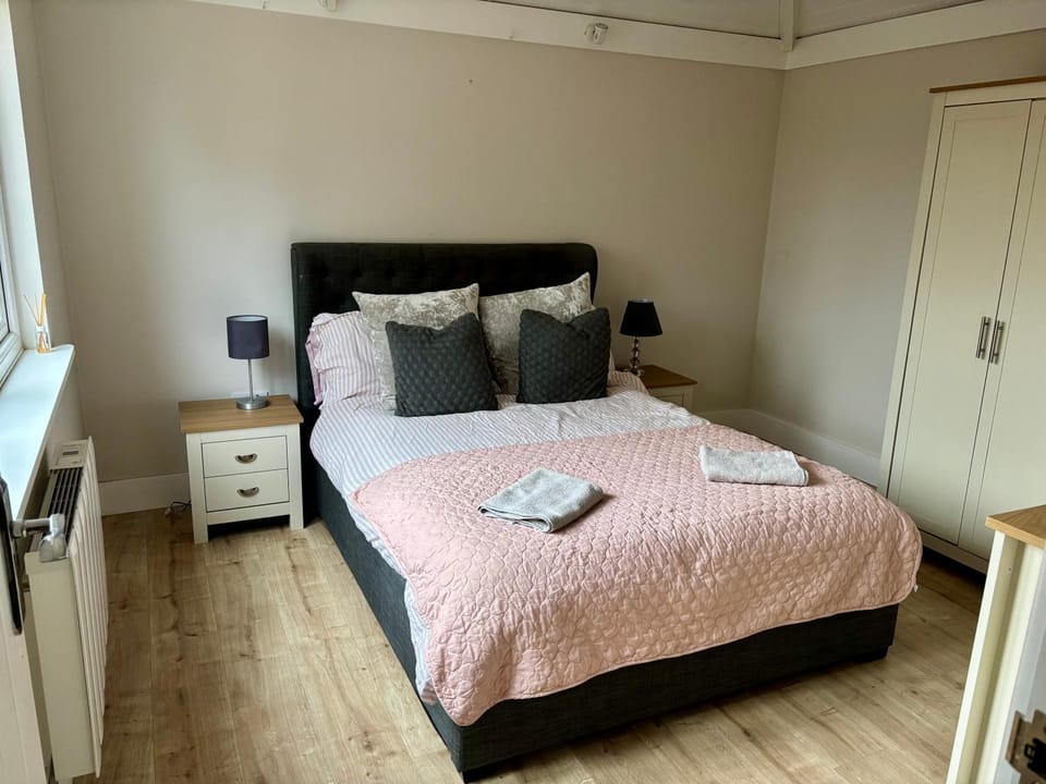 Bed, Photo of the whole room, Bedroom, towels, wardrobe