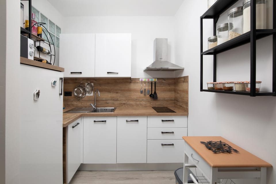 Kitchen or kitchenette