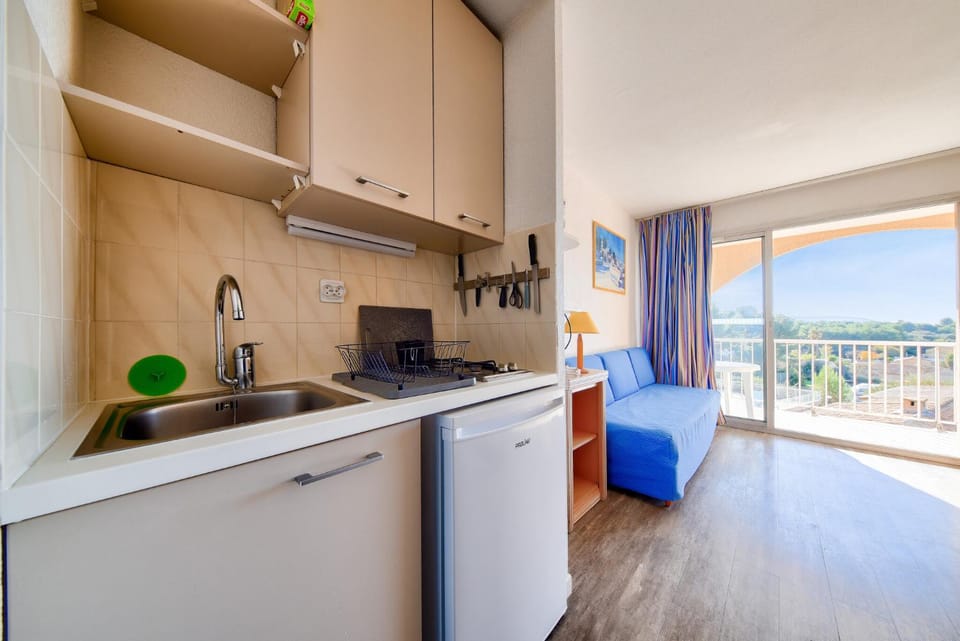 Bathroom, kitchen