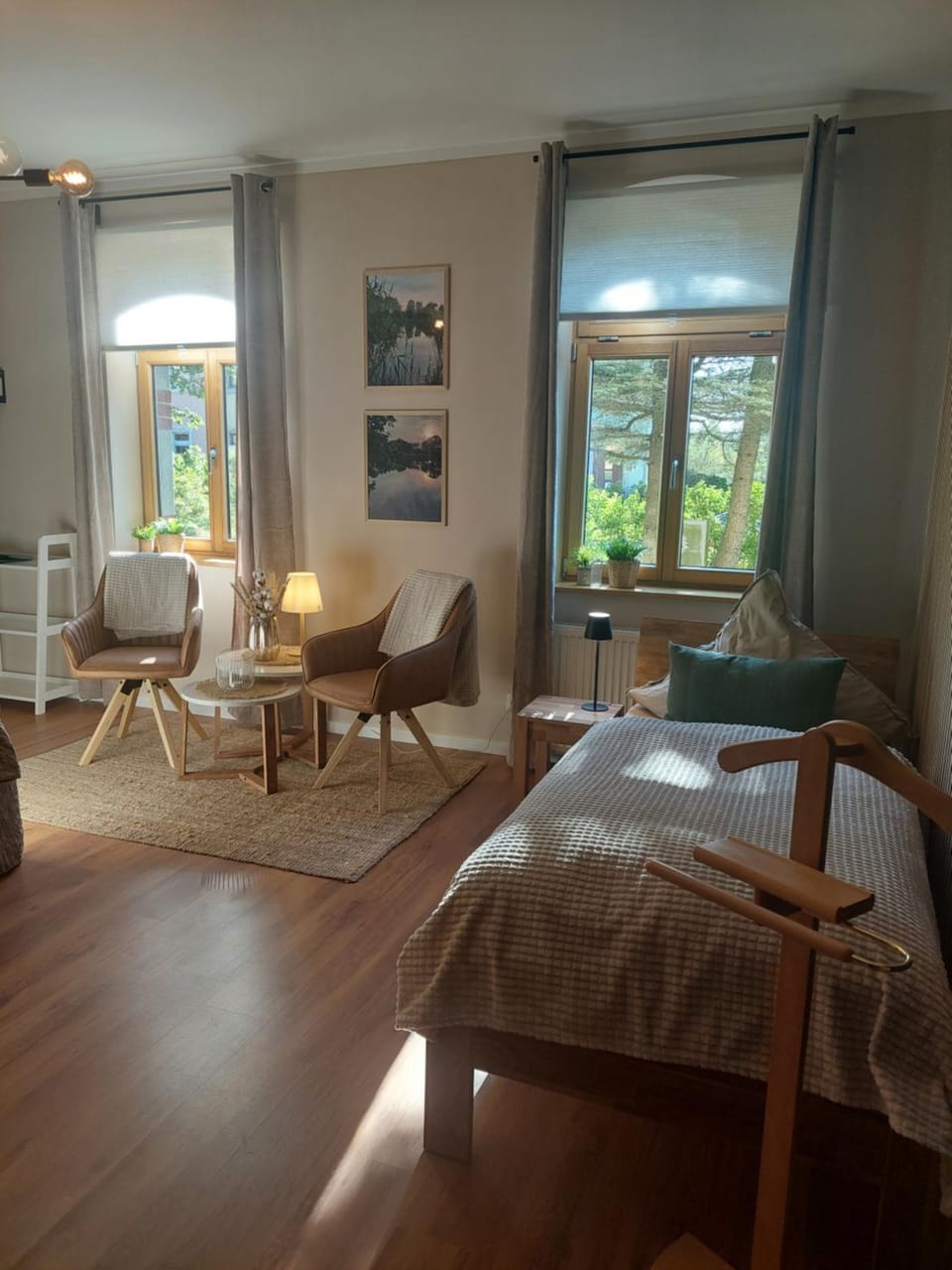 Living room, Seating area, Bedroom