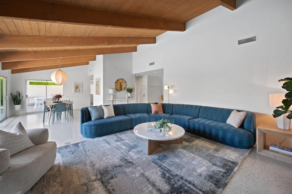 Ledo Lounge House in Palm Springs