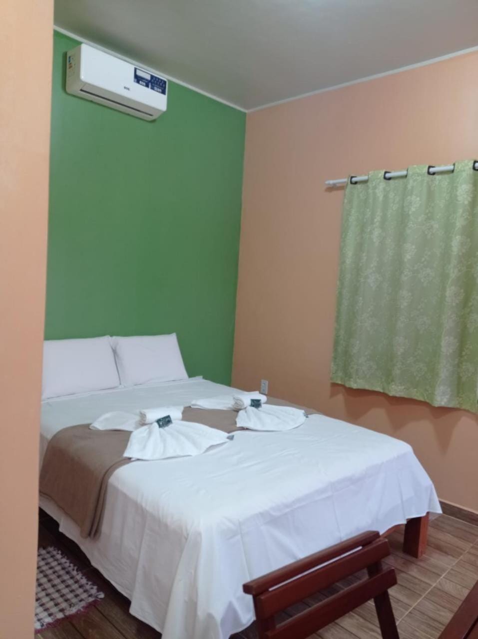 Property building, Bed, Photo of the whole room, Bedroom, towels, air conditioner