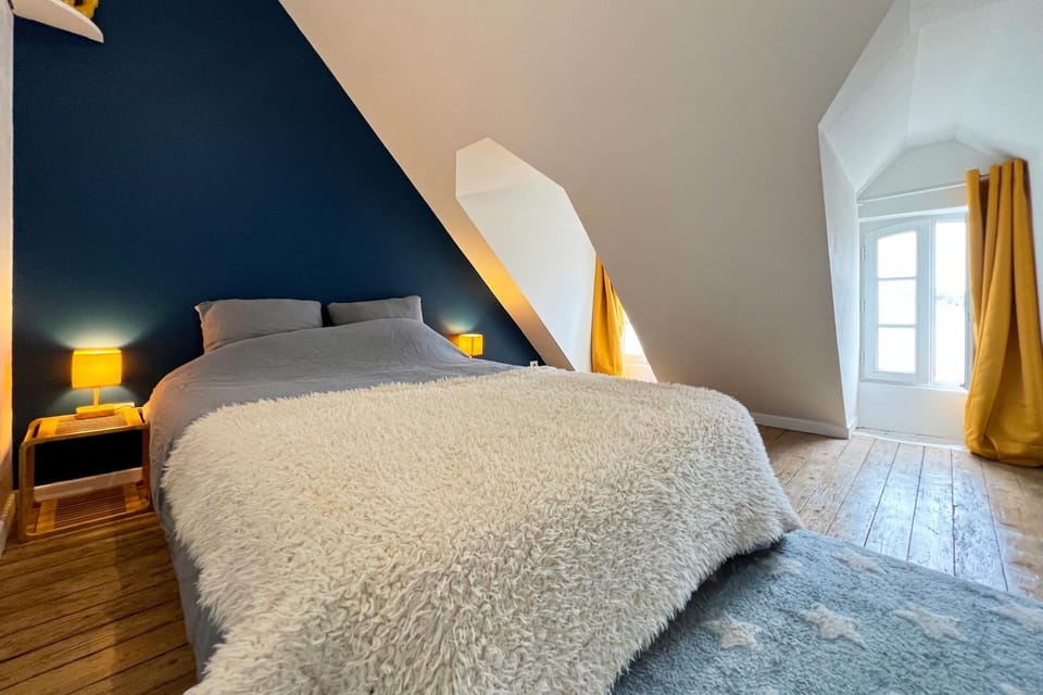 Bed, Photo of the whole room, Bedroom