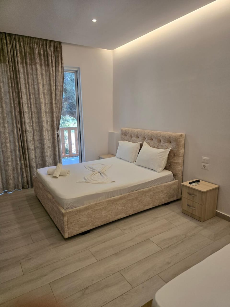 Husi Hotel Nature lodge in Vlorë County, Albania