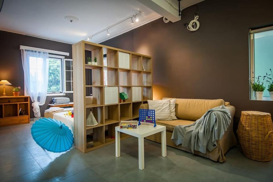 Living room, Seating area