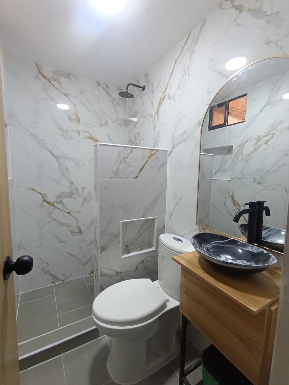 E2P RENOVADO y BELLO APARTAMENTO EN LAURELES ESTADiO Apartment in Medellin