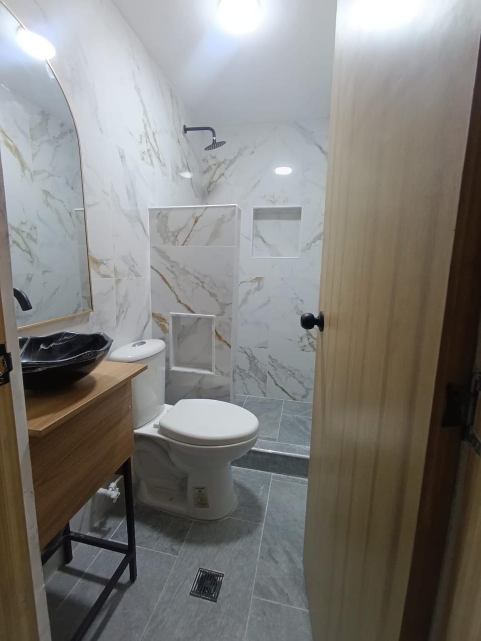 E2P RENOVADO y BELLO APARTAMENTO EN LAURELES ESTADiO Apartment in Medellin