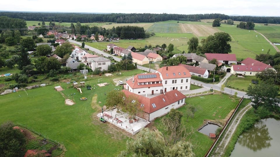 Penzion a restaurace Myslivna Kolence - Třeboňsko Bed and Breakfast in South Bohemian Region