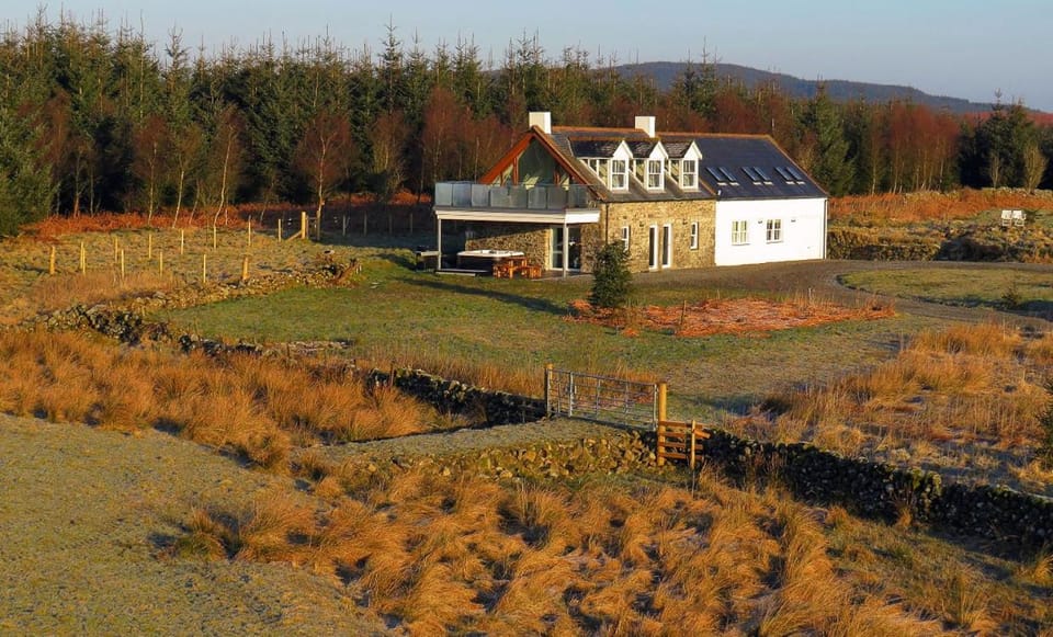 Cot Cottage - Panoramic Views & Hot Tub! House in Scotland