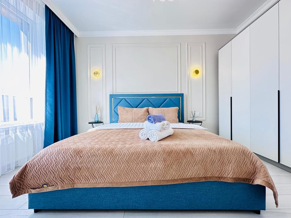 Bed, Photo of the whole room, Bedroom, towels, wardrobe