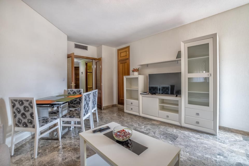 TV and multimedia, Living room, Seating area, Dining area, wardrobe