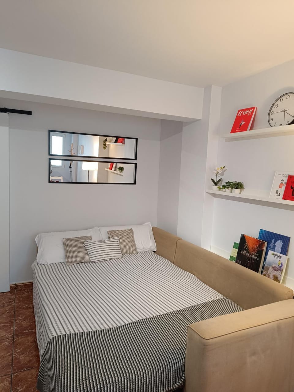 Bed, Living room