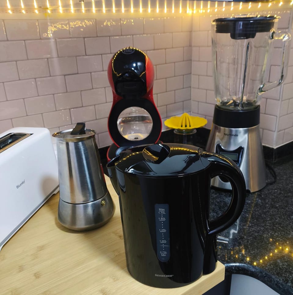 Coffee/tea facilities, Kitchen or kitchenette, toaster