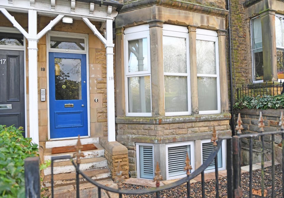 Property building, Facade/entrance