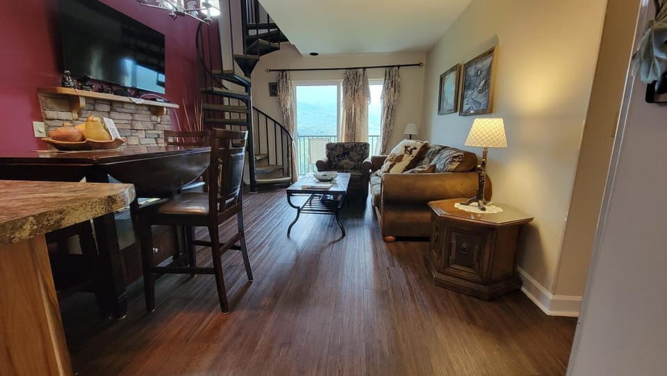 TV and multimedia, Living room, Dining area