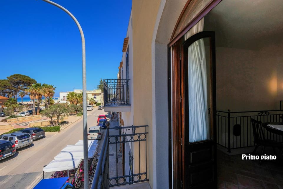 Neighbourhood, View (from property/room), Balcony/Terrace