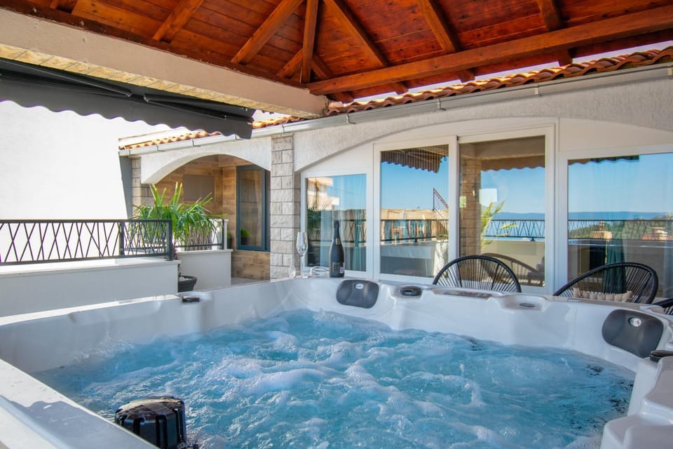 Hot Tub, Balcony/Terrace, Sea view
