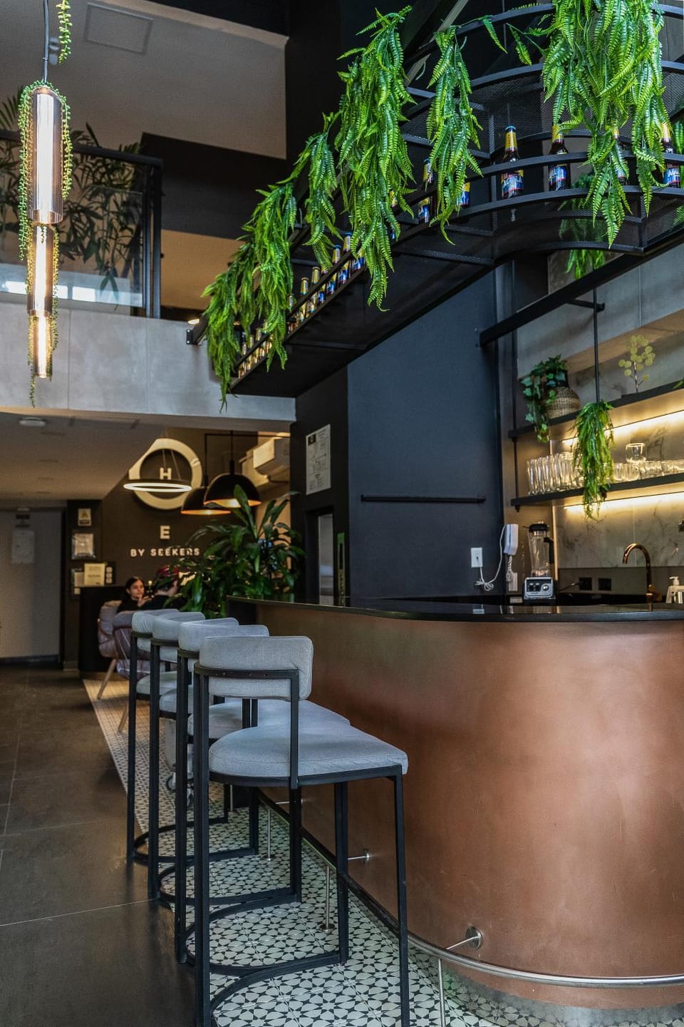Restaurant/places to eat, Lounge or bar
