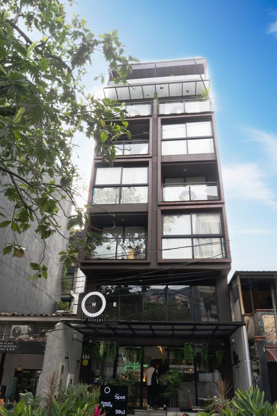 Property building, Facade/entrance, Day