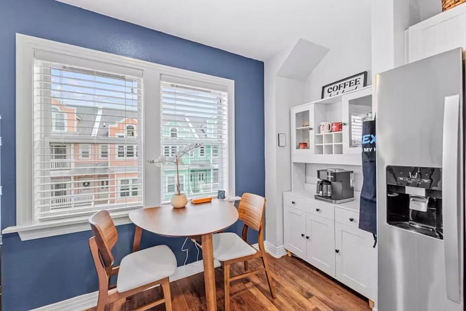 Coffee/tea facilities, kitchen