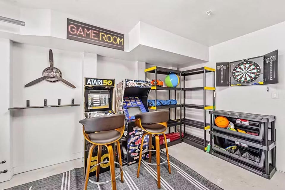Darts, Game Room, Evening entertainment, Entertainment