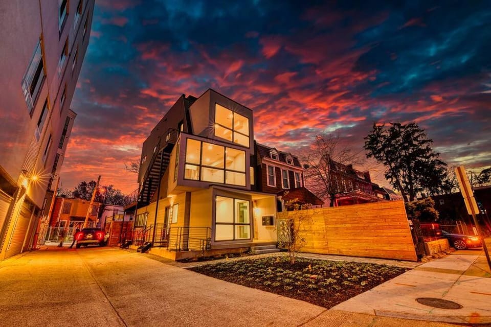 Modern & Colorful ~ 5* Location Apartment in District of Columbia