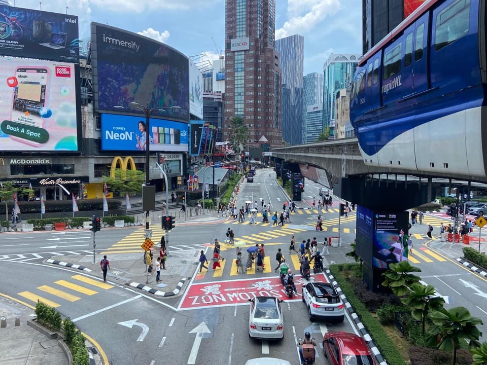 Nearby landmark, Neighbourhood, City view, Street view, Location