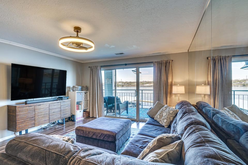 Lakefront Retreat w/ Community Pool in Osage Beach House in Osage Beach