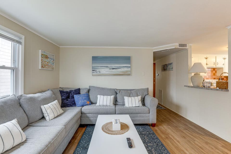 Pet-Friendly Long Beach Island Home: Walk to Beach House in North Beach Haven