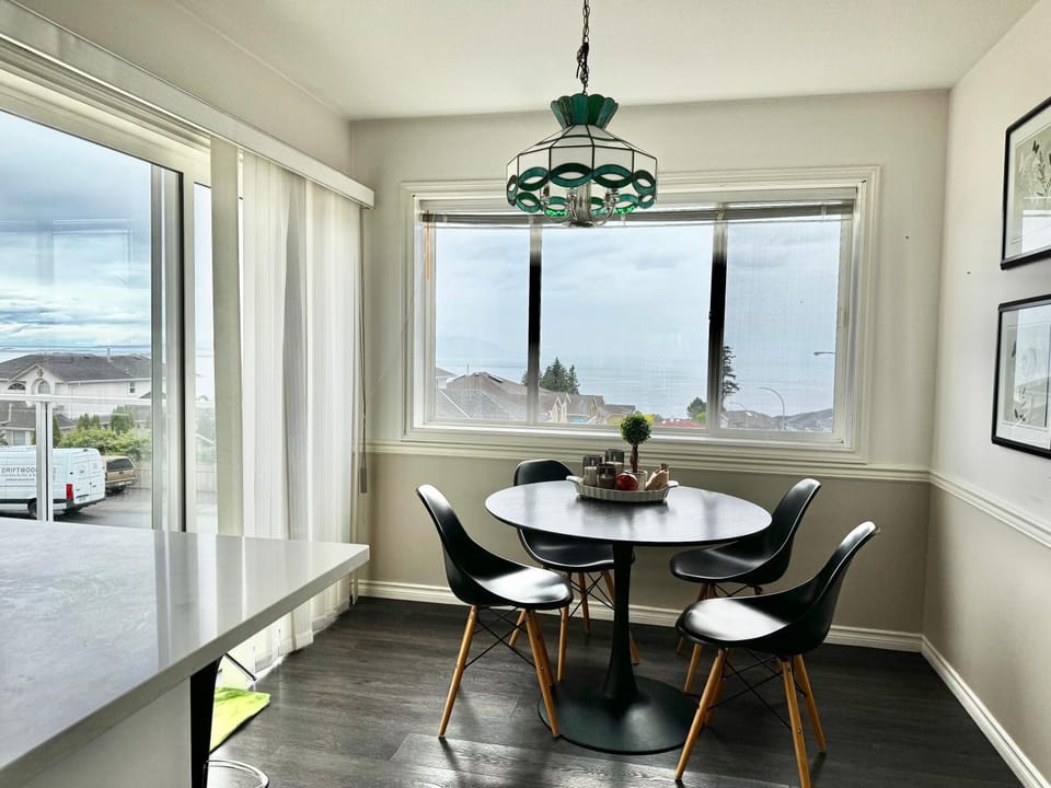 Ocean View Home Nanaimo Villa in Nanaimo