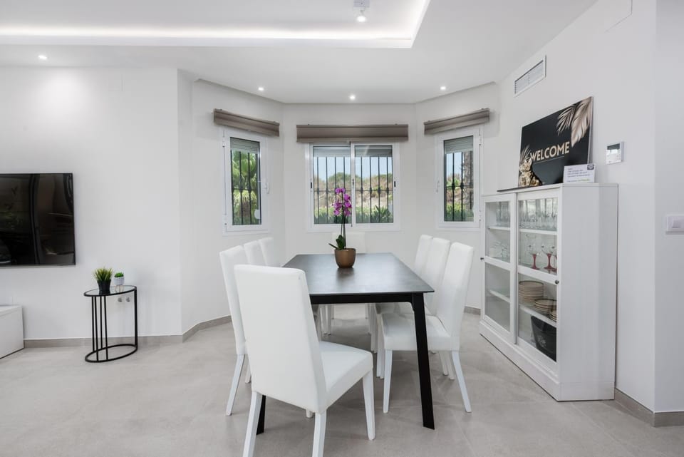 Dining area, Dinner
