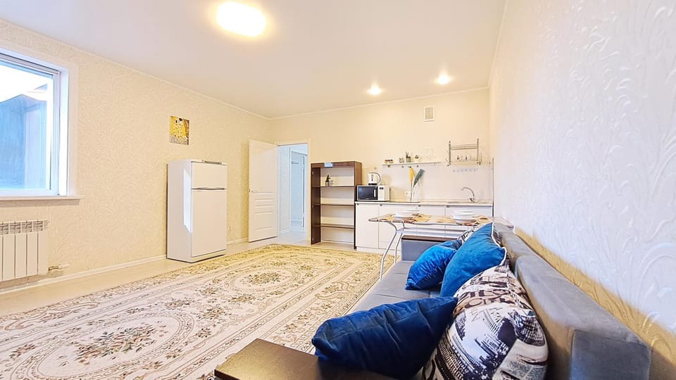 Kitchen or kitchenette, Living room, Photo of the whole room, Seating area, internet