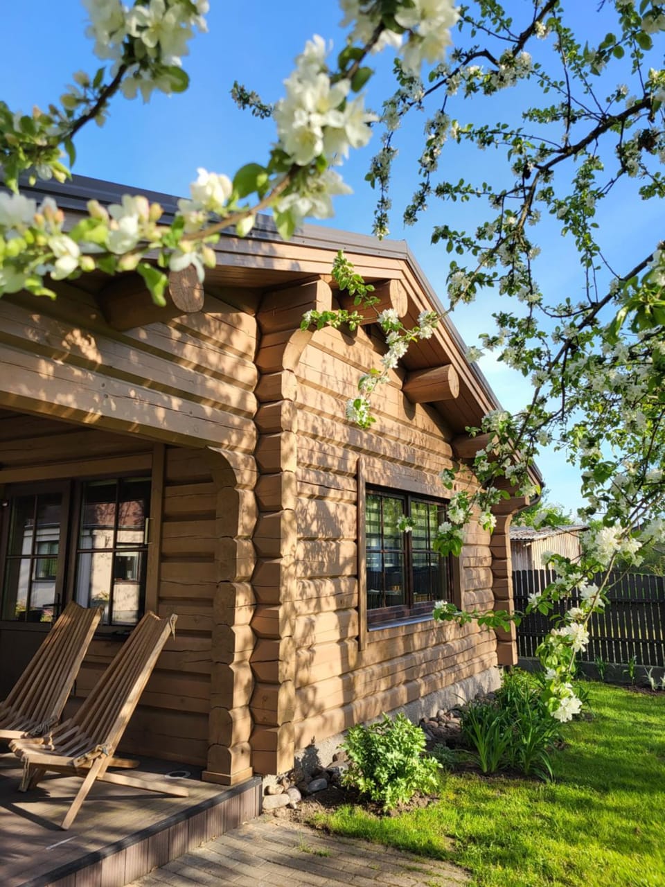 Property building, Spring, Day, Garden, Garden view