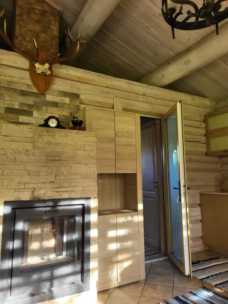 Kitchen or kitchenette, Living room, fireplace