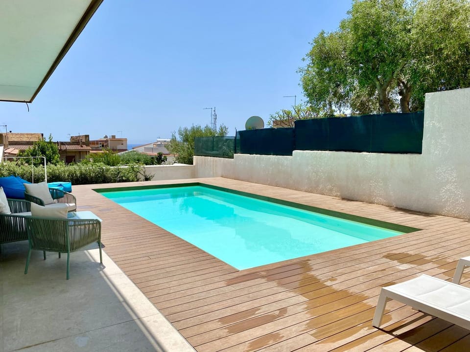 Patio, Day, Pool view, Swimming pool, sunbed