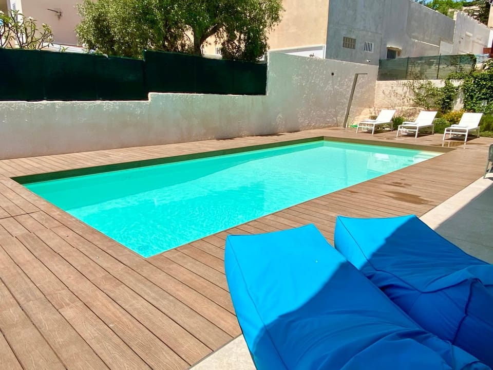 Day, Pool view, Swimming pool, sunbed